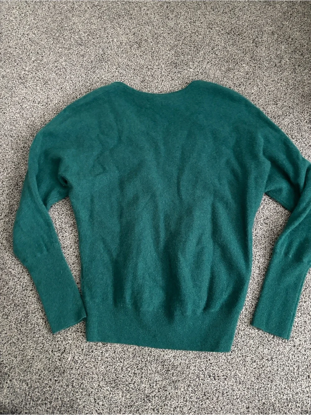 Tahari Emerald Green Cashmere V-Neck Sweater - Picture 6 of 6